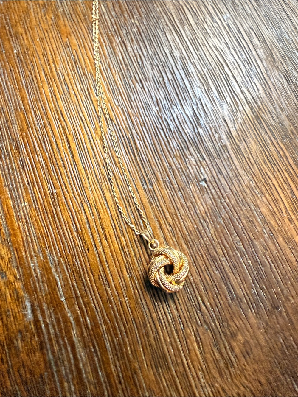Elegant Gold Knot Pendant Necklace - Women Jewelry